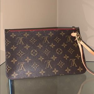 Louis Vuiton Neverfull Pouch